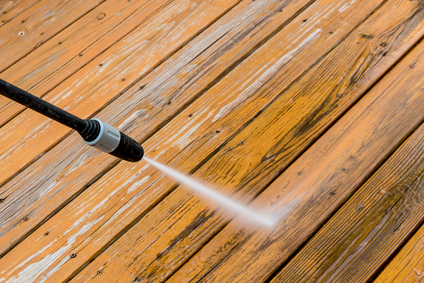 Deck & Fence Washing: Is Soft Washing Safe for Cedar?